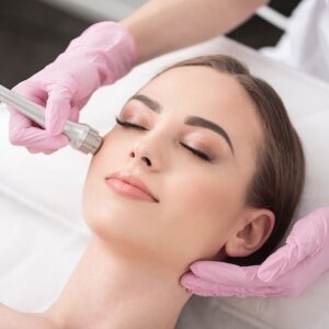 Deep clean tretman lica (Crowne Plaza)