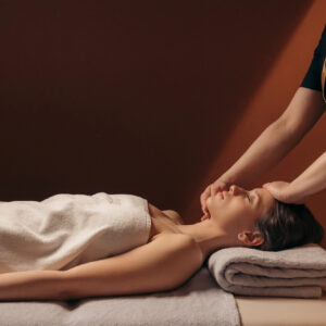 masaža lica, glave i dekoltea